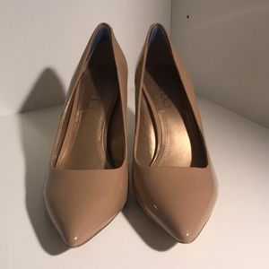 BCBG beige heels